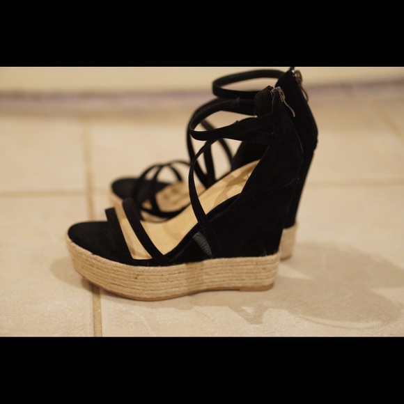 Black Wedges - Picture 4 of 6